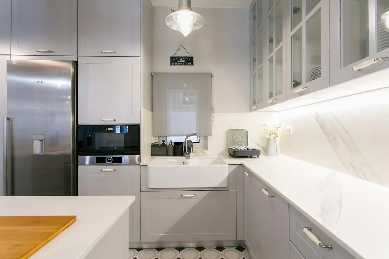 Chiado Deluxe Gem 4Bdr Amazing Apartment Лиссабон