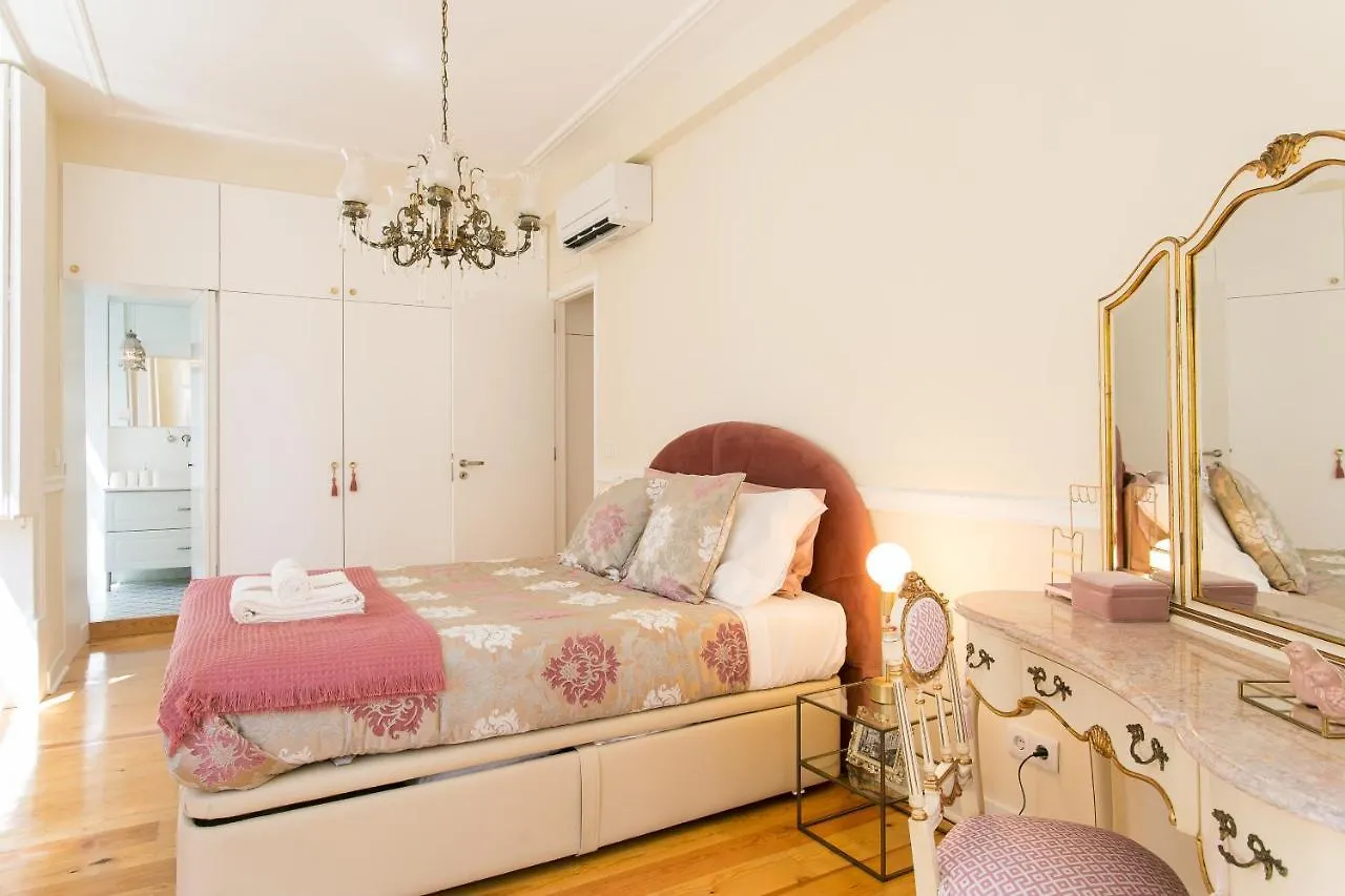 Chiado Deluxe Gem 4Bdr Amazing Apartment Лиссабон 0*,
