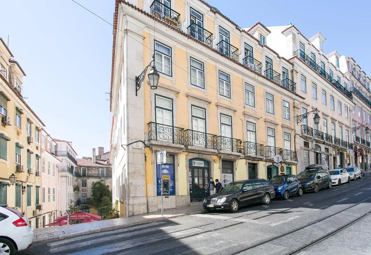 Chiado Deluxe Gem 4Bdr Amazing Apartment Лиссабон