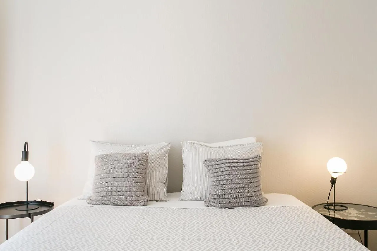 Chiado Deluxe Gem 4Bdr Amazing Apartment Лиссабон